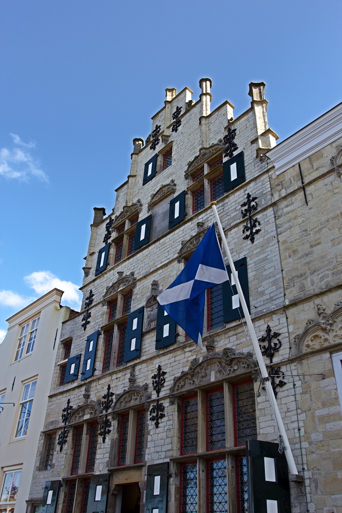 historisch meer stadhuis toerisme toeristisch veere veerse meer walcheren zeeuwse delta boten haven jachthaven strand korenmolen molen zeeland grote kerk hdr